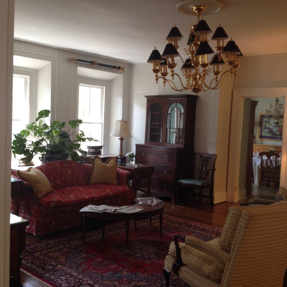 Carriage House Inn Айкън Екстериор снимка