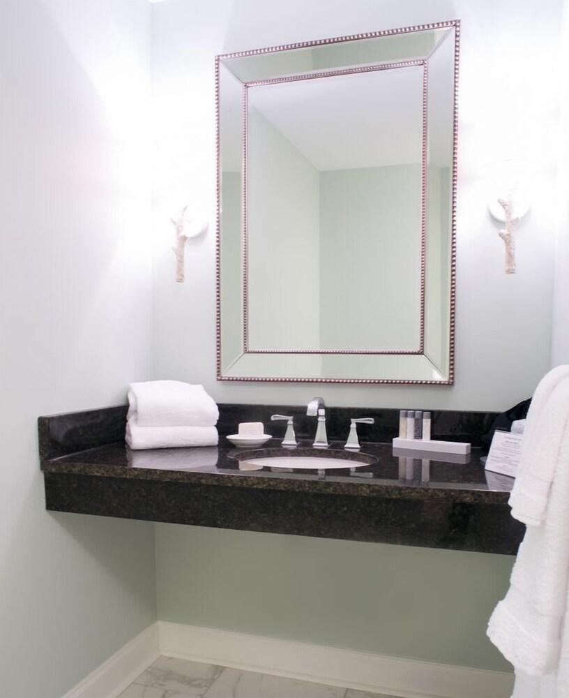 Carriage House Inn Айкън Екстериор снимка