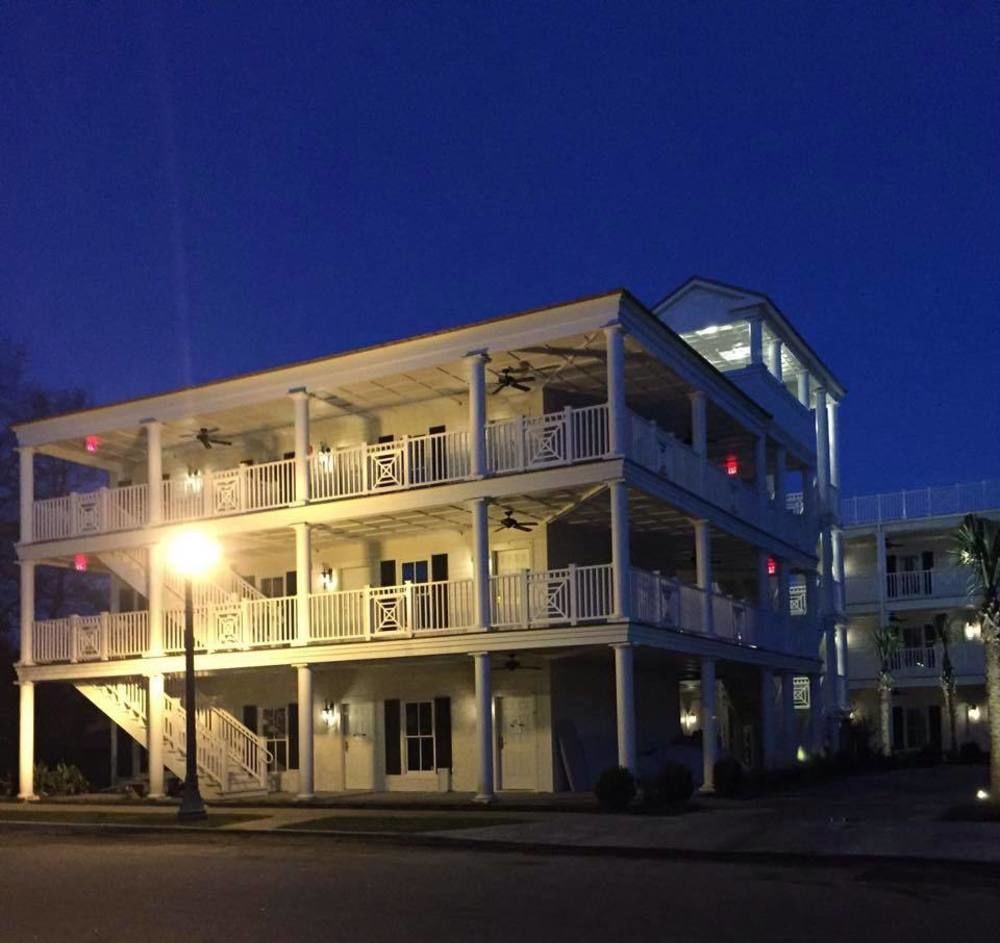 Carriage House Inn Айкън Екстериор снимка